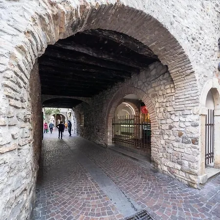 Lägenhet Pet Friendly In Lugana Di Sirmione *